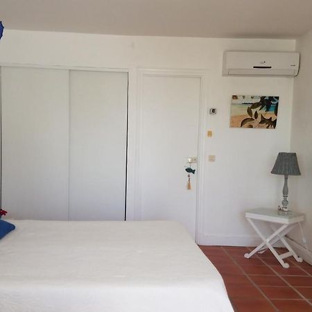 Appartement Rez-De-Chaussee De Villa A 1 Minute De La Plage Saint-Francois  Exterior foto
