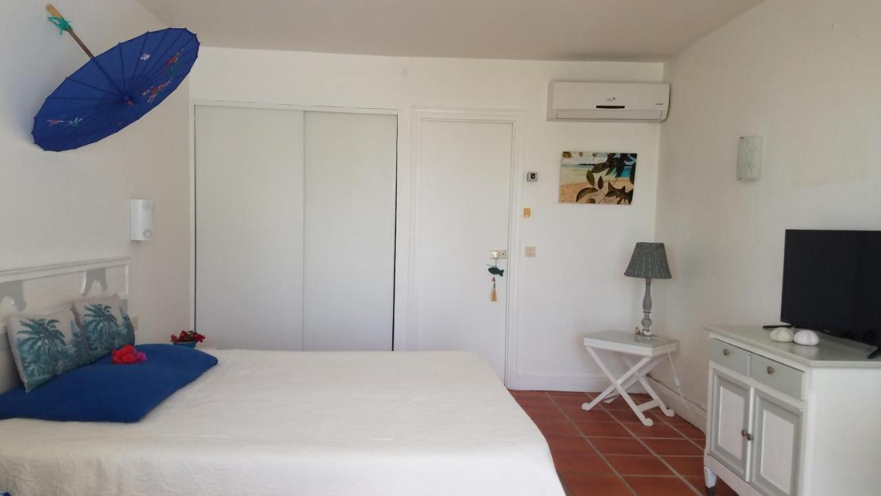 Appartement Rez-De-Chaussee De Villa A 1 Minute De La Plage Saint-Francois  Exterior foto