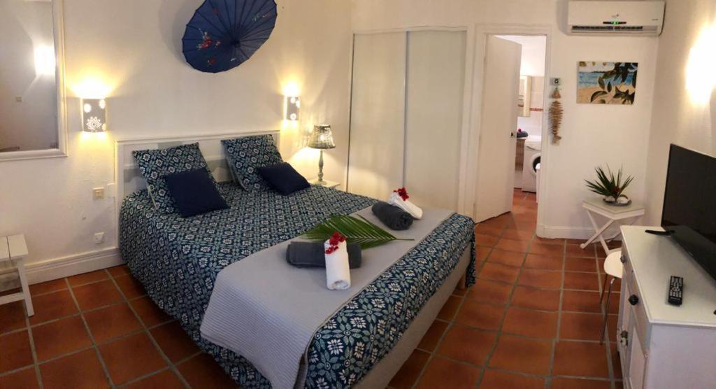 Appartement Rez-De-Chaussee De Villa A 1 Minute De La Plage Saint-Francois  Exterior foto